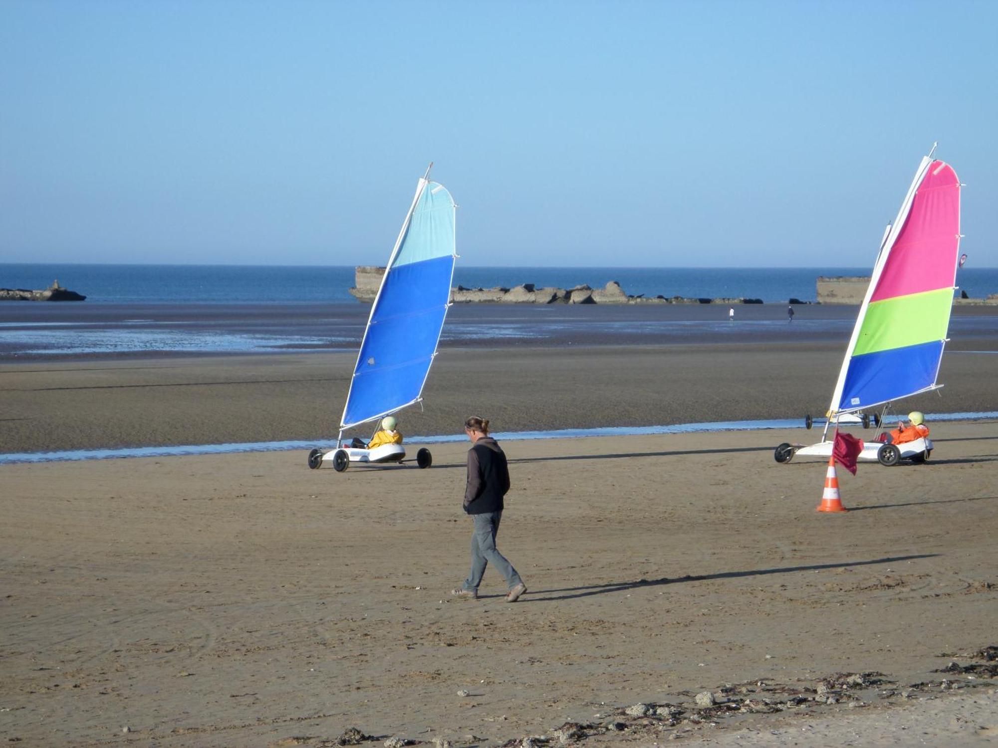 Gites " Arromanches" Ou "Bord De Mer Pmr" 2 Chambres En Front De Mer A Asnelles , 3Km D'Arromanches, 10Km De Bayeux Kültér fotó